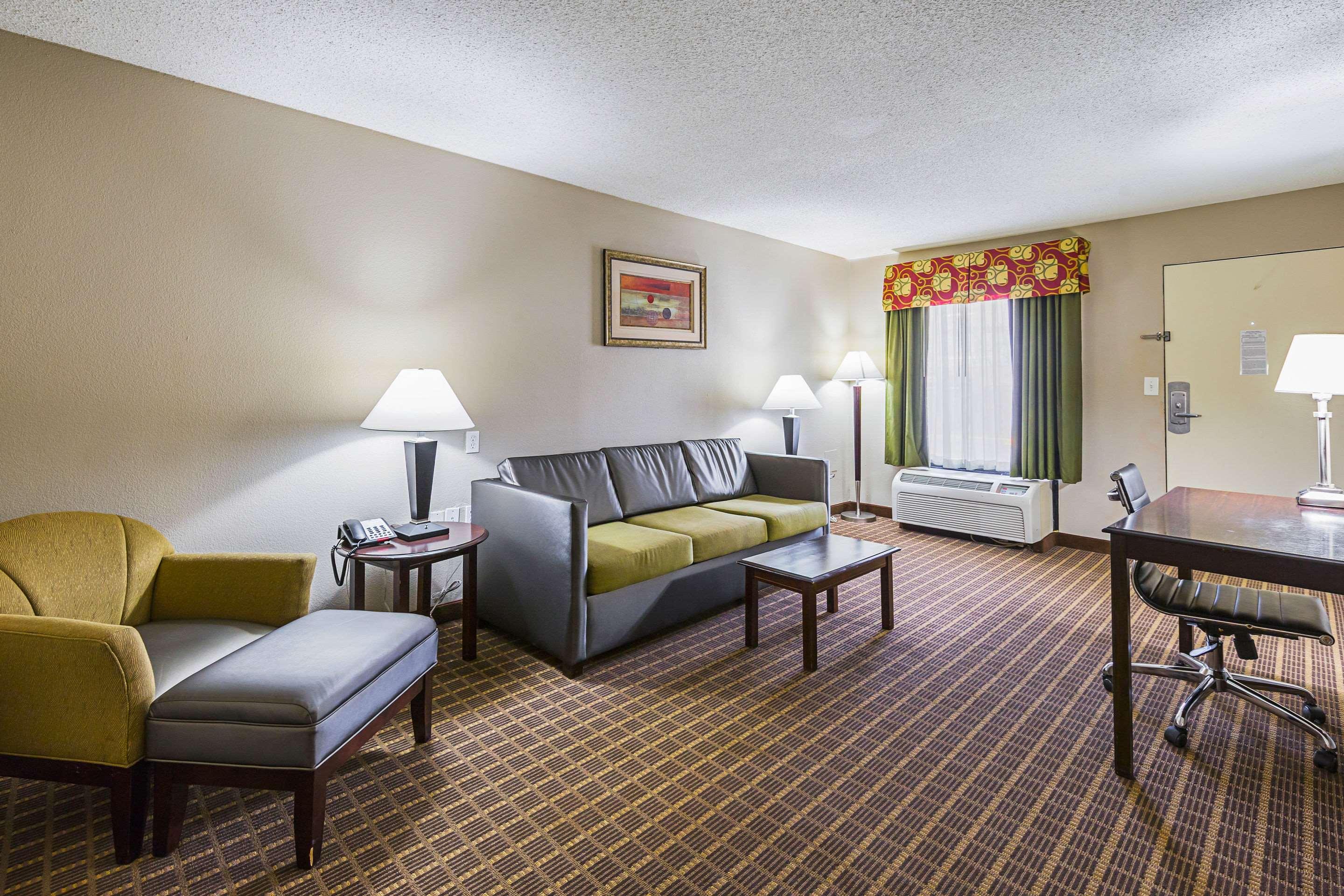 Quality Inn & Suites Greenville - Haywood Mall المظهر الخارجي الصورة