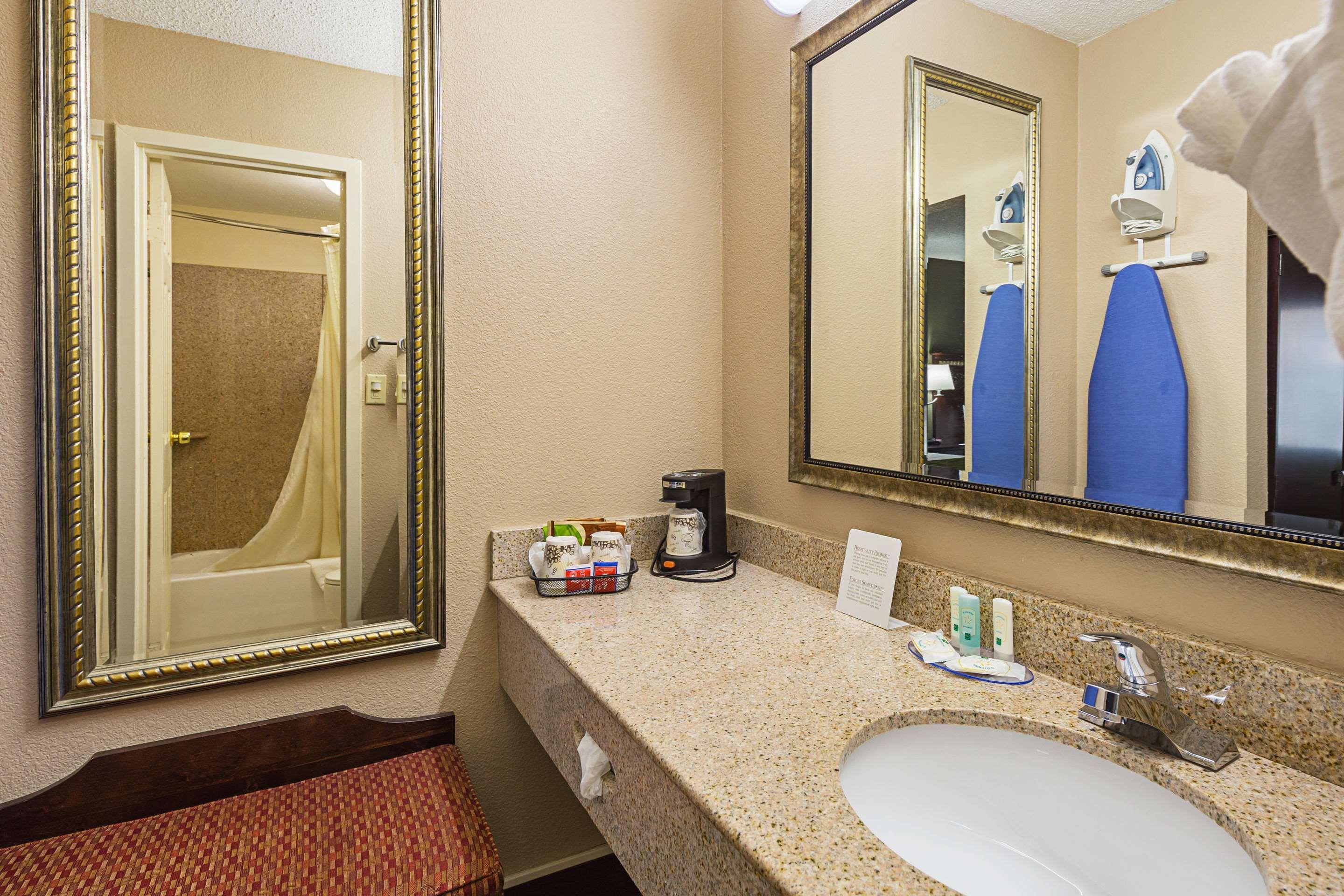 Quality Inn & Suites Greenville - Haywood Mall المظهر الخارجي الصورة