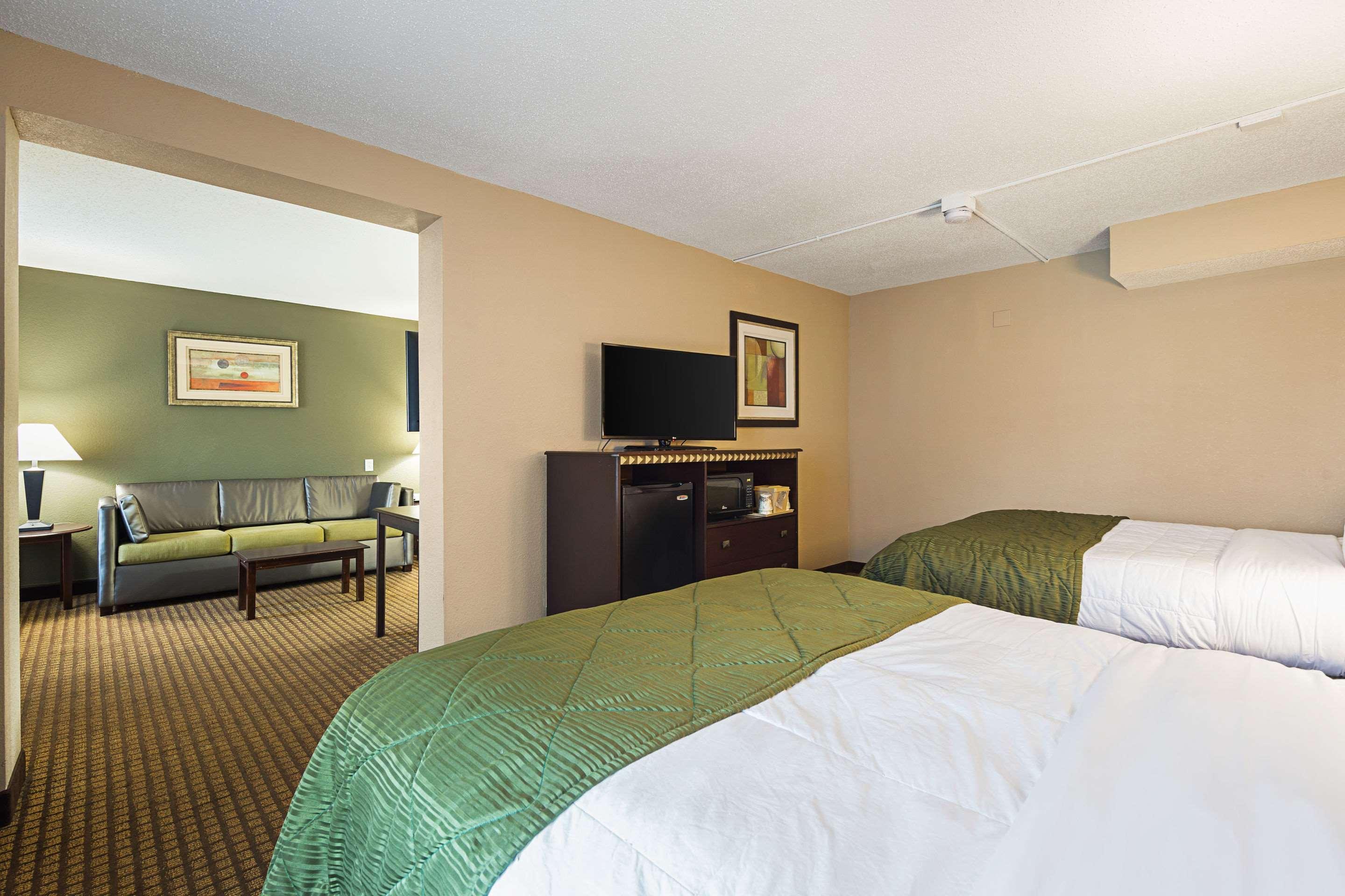 Quality Inn & Suites Greenville - Haywood Mall المظهر الخارجي الصورة
