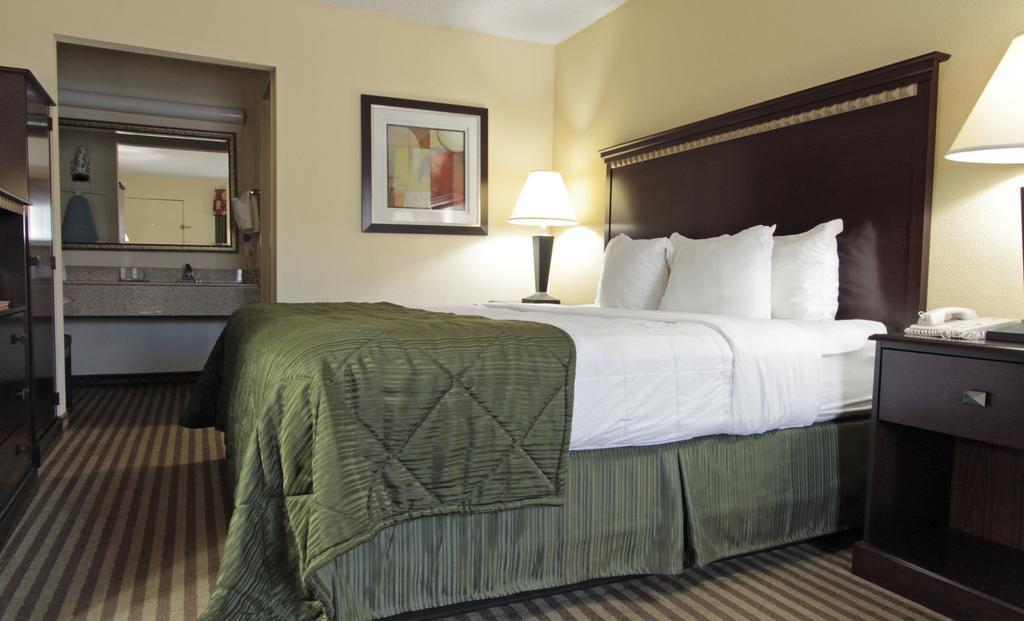 Quality Inn & Suites Greenville - Haywood Mall المظهر الخارجي الصورة